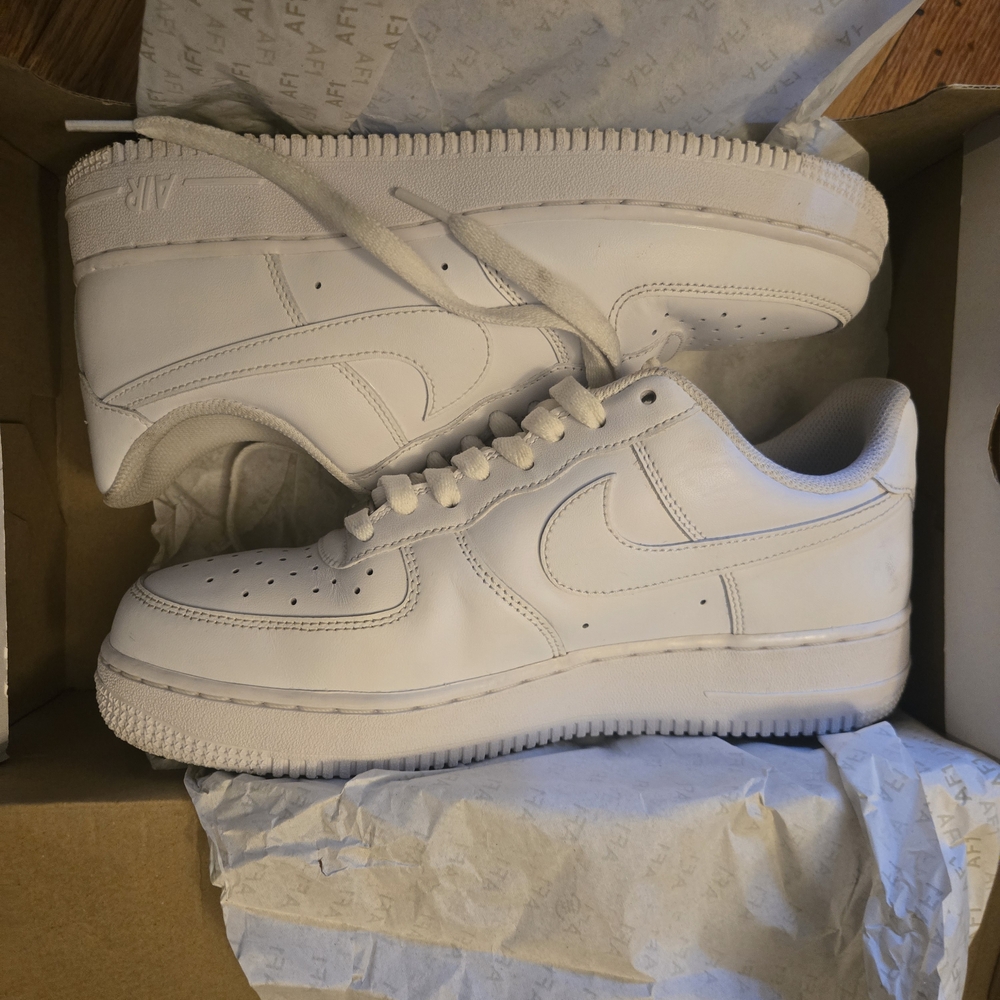 Nike Men's Air Force 1 White Sneakers